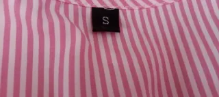 Camisa de rayas rosas y blancas talla S