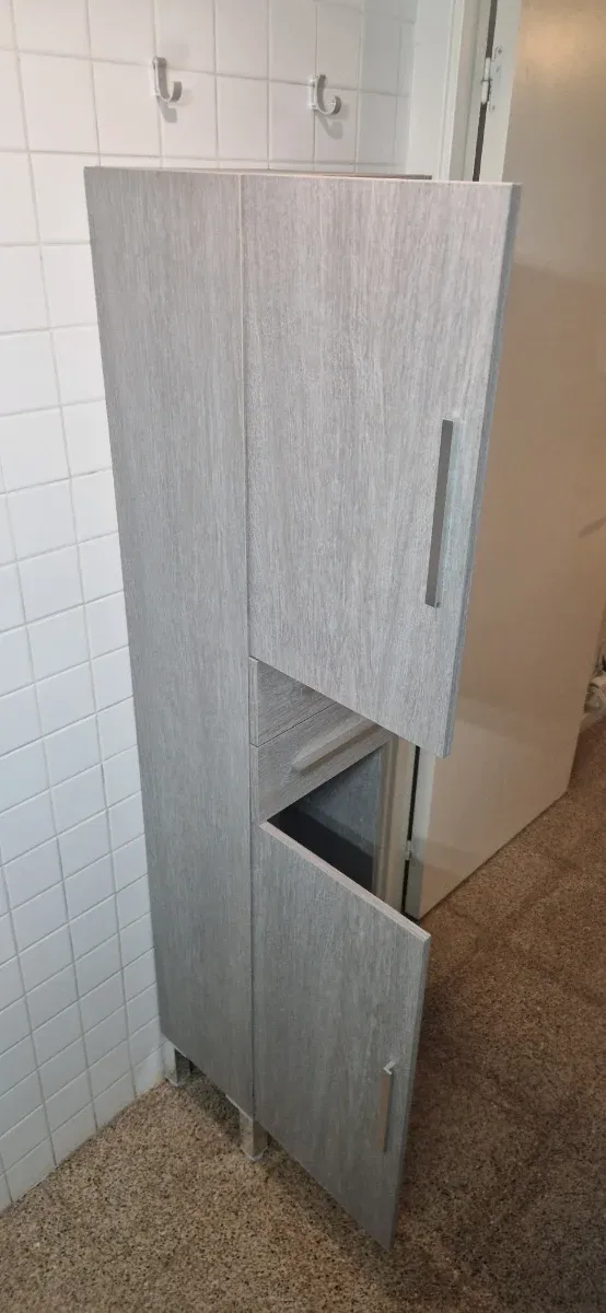 Columna baño roble gris