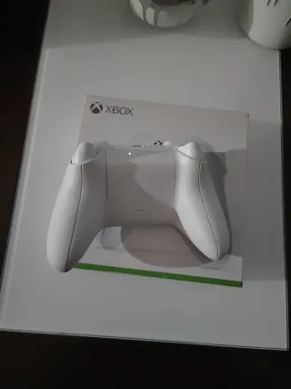 Riparazione bianca del controller Xbox Series