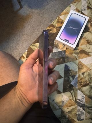 iPhone 14 Pro Gold/Purple