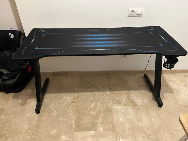 Mesa Gaming Negra con luces 140x60