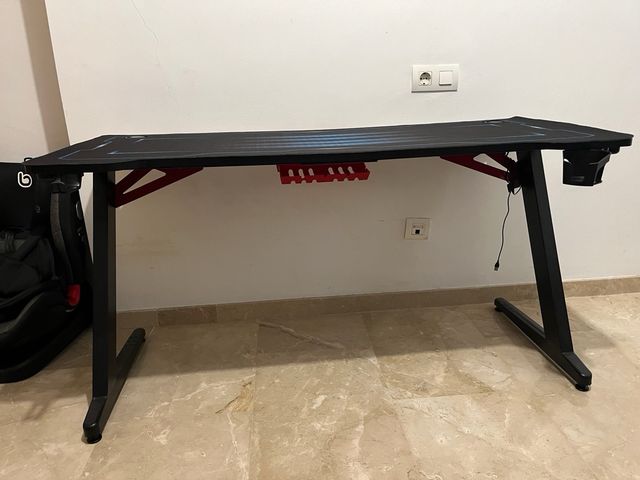 Mesa Gaming Negra con luces 140x60
