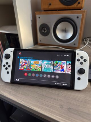 Nintendo Switch OLED Bianco