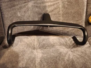 Manillar de carbono para bicicleta de carretera 