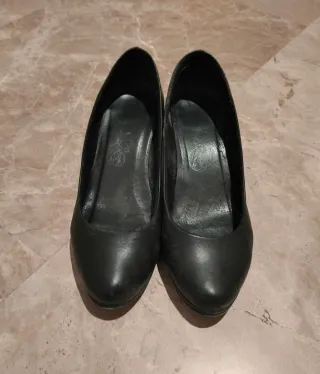 Zapatos con tacón negros para mujer de piel y T-37