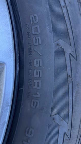 Neumáticos 205/55 R16 Good Year Ultra Grip