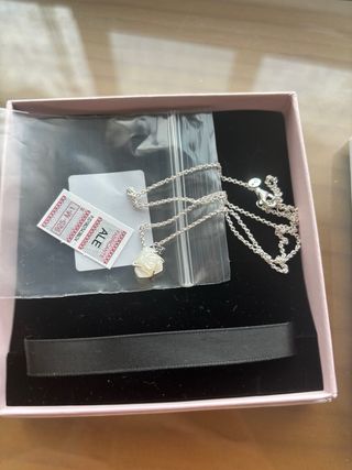 Collar Pandora Rosa Blanca y Plata