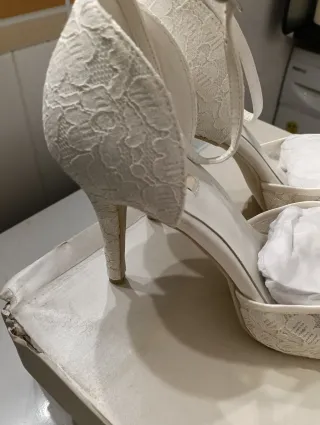 Zapatos de tacón blancos MENBUR