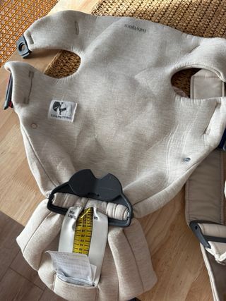 Mochila Porta Bebé BabyBjörn beige 