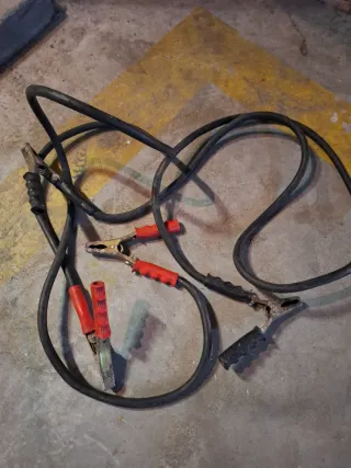 Cables para cargar baterías de coche