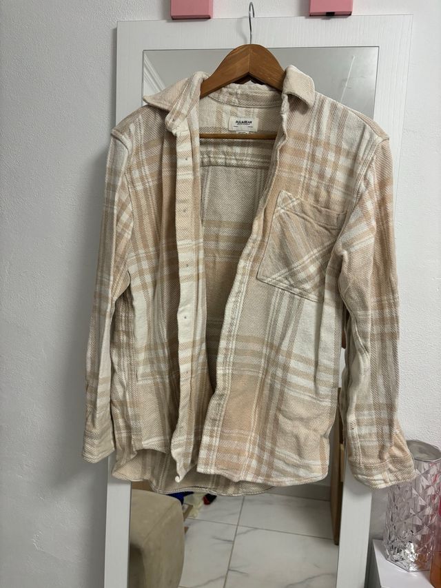 Chaqueta cuadros Pull&Bear Talla S tambien da M