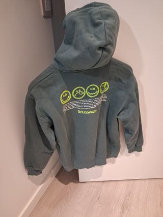 Sudadera verde con Smiley World