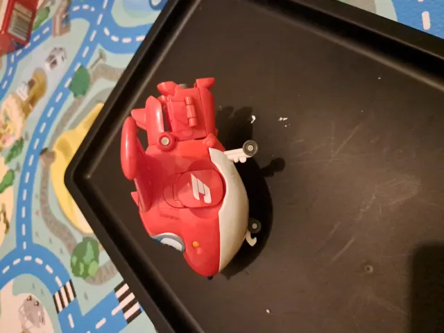 2 super wings : Jet Rojo y Donnie amarillo