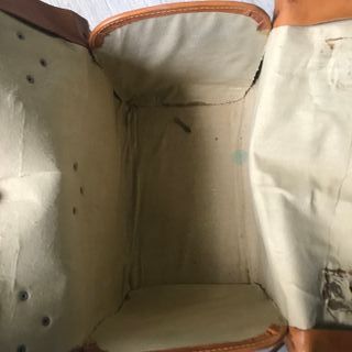 Maletín de piel color camel 