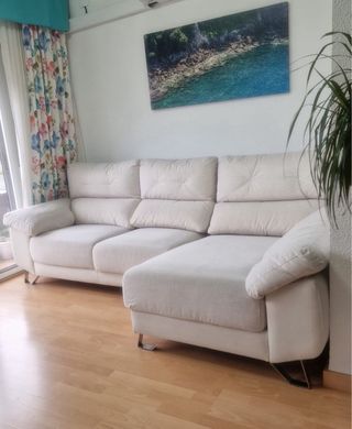 Divano modulare beige con sedute cheslong e pieghevoli