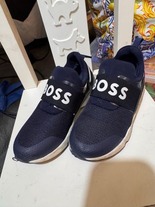Scarpe Hugo Boss blu numero 30