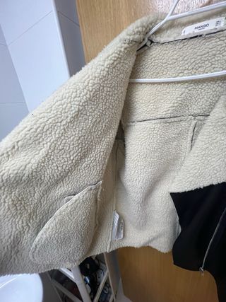 Cazadora polipiel efecto piel Mango