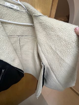 Cazadora polipiel efecto piel Mango