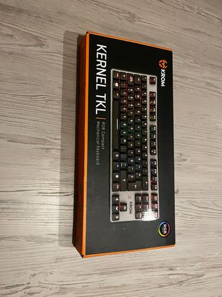 Teclado Krom Kernel TKL RGB Mecánico Switch rojos 
