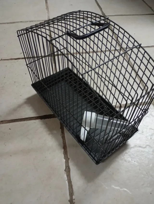 Jaula para aves negra