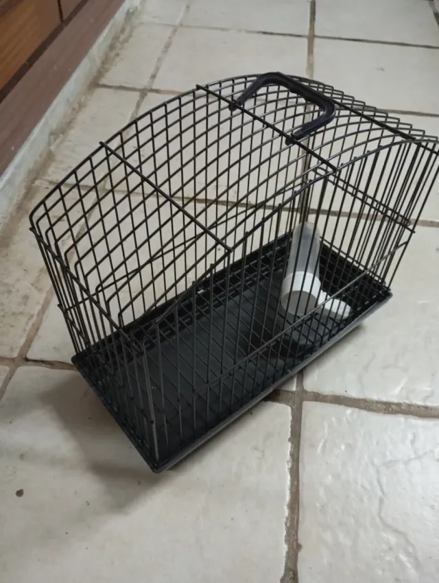 Jaula para aves negra