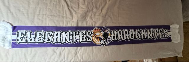 Bufanda Real Madrid Morada y Blanca