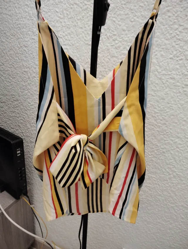 Blusa de tirantes con rayas