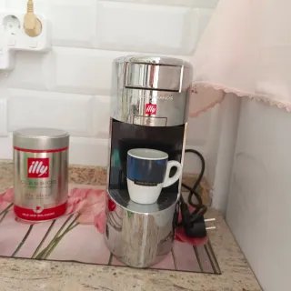 Cafetera Illy Cromada