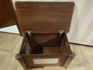 Baúl antiguo de madera