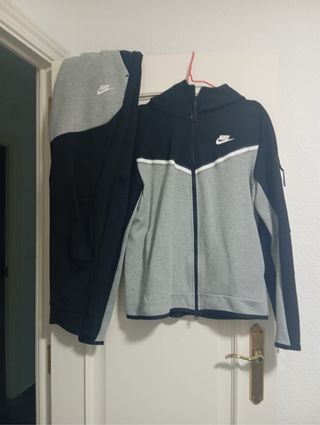 Conjunto Nike Tech Fleece Negro y Gris 
