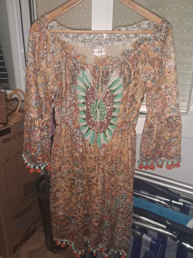 Vestido estampado boho con pompones