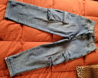 Jeans cargo blu lavati