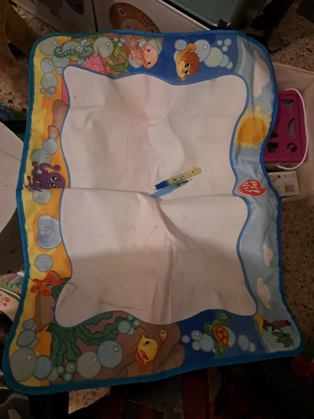 Alfombra mágica acuática infantil