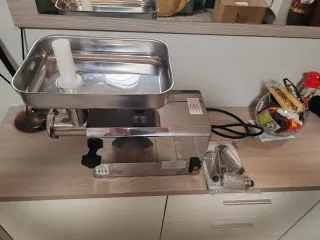 Tritacarne professionale TRE SPADE modello TC12PRO