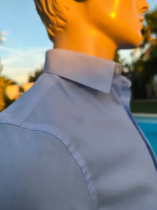 Camisa de vestir azul claro para hombre