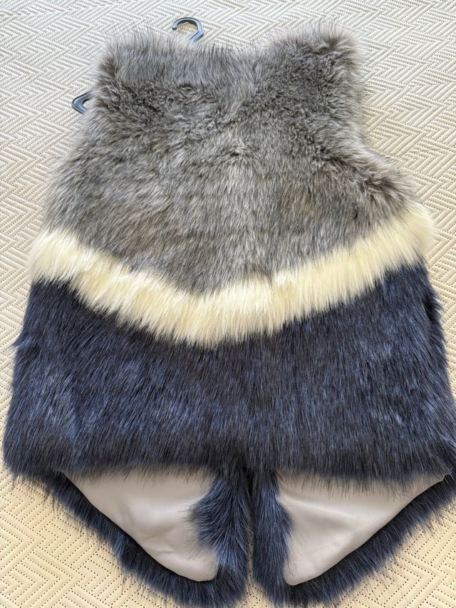 Colete de pelo com 3 cores