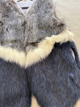 Colete de pelo com 3 cores