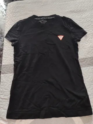 2 Camisetas Guess Negra y Azul