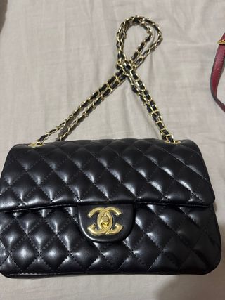 Borsa Chanel nera e dorata