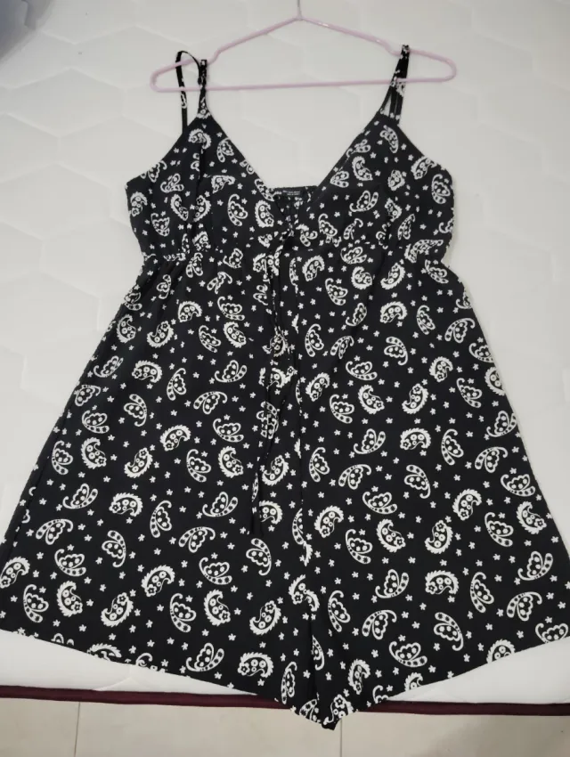 Mono corto estampado paisley