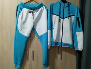 Conjunto chándal  azul y blanco