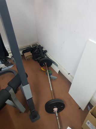 Máquina multiusos + Barra, pesas y cinturón