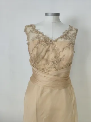 Vestido Pronovias modelo Banda color  Beige .