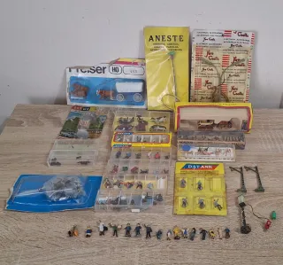 Set di figure personaggi modelli treni
