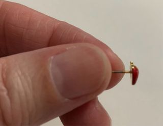 Pendientes de oro para niña con forma de fresa