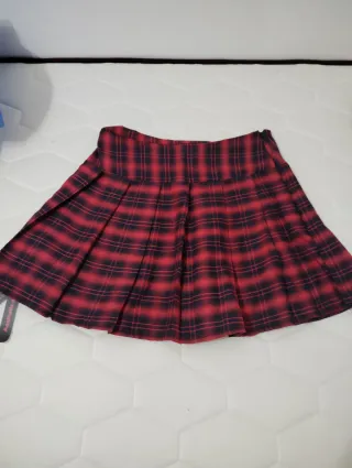 Falda Plisada Cuadros Rojo y Negro