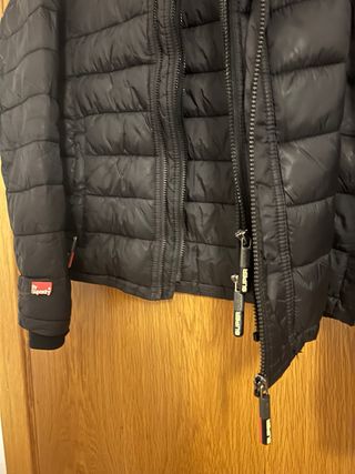 Plumas Superdry Negro Talla L