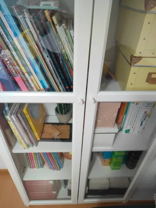 Librería Billy Ikea Blanca y Cristal