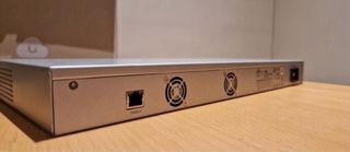 Switch Ubiquiti US-16-150W muy bien