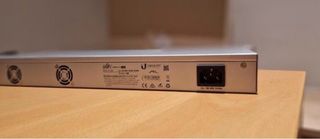 Switch Ubiquiti US-16-150W muy bien